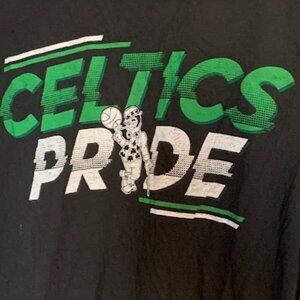 Boston Celtics pride shirt L
